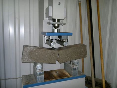 flexural testing machine for concrete|flexural strength of concrete beam.